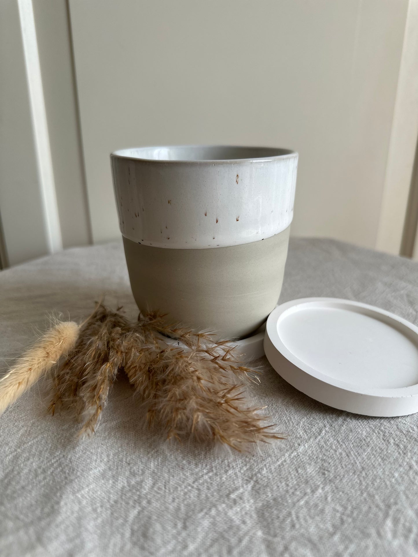 minimalistische Tassenuntersetzer aus Raysin